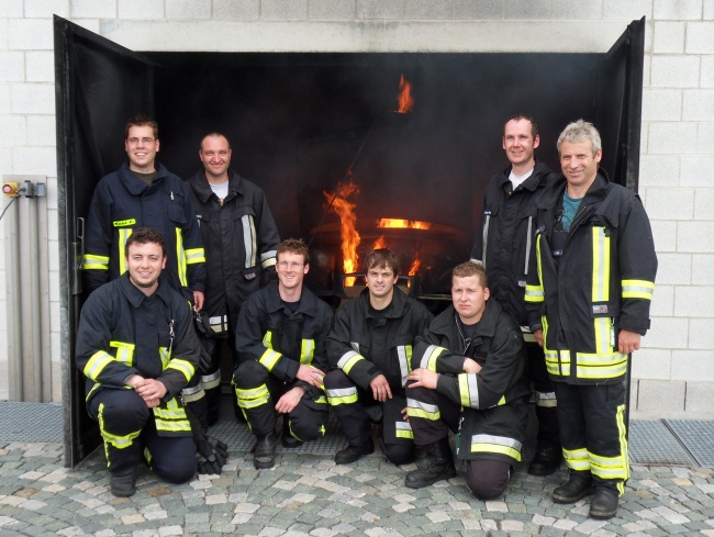 Chamer Teilnehmer vorm Brandhaus Würzburg